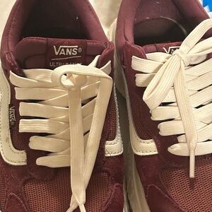 This is a pair of Vans UltraRange Neo VR3 shoes in a port/true white